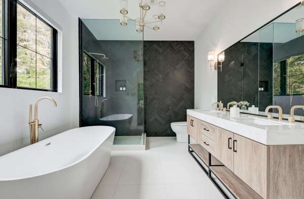 Step,Into,Luxury,With,This,Exquisite,,Contemporary,Primary,Bedroom,Bathroom.